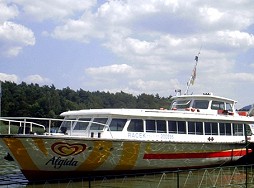 Passagierdampfer auf dem Machasee